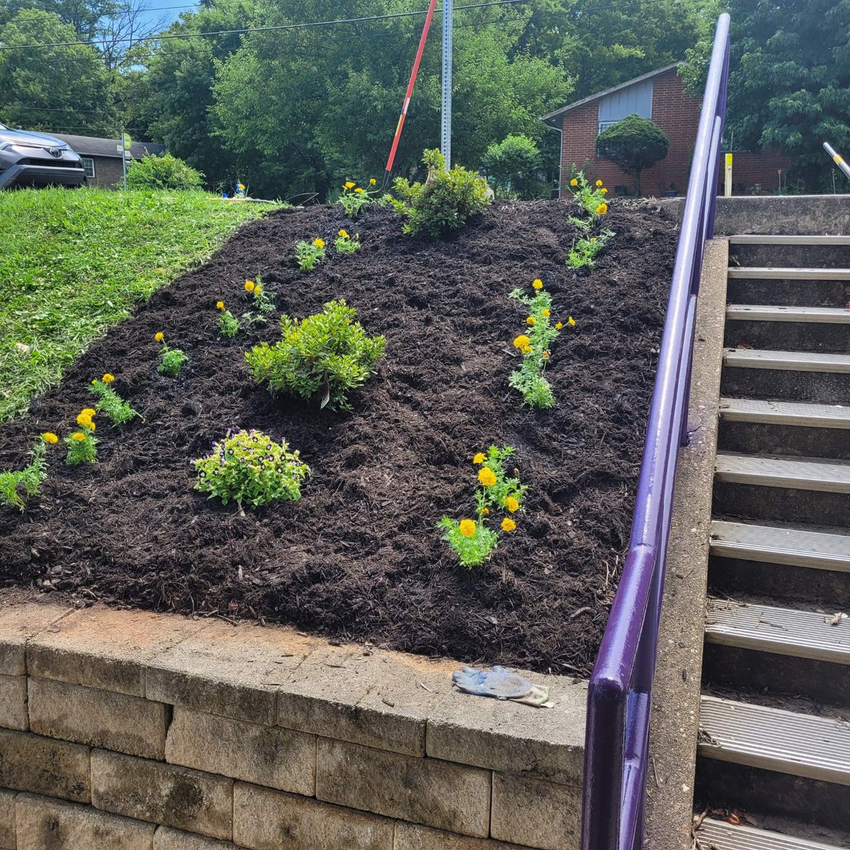 VineMSKnox's tweet photo. Community Blessings from these leaders at Vine and Faith Promise Church! #ChallengeCONNECTIONSCommunity https://t.co/KxEh3vcFRu