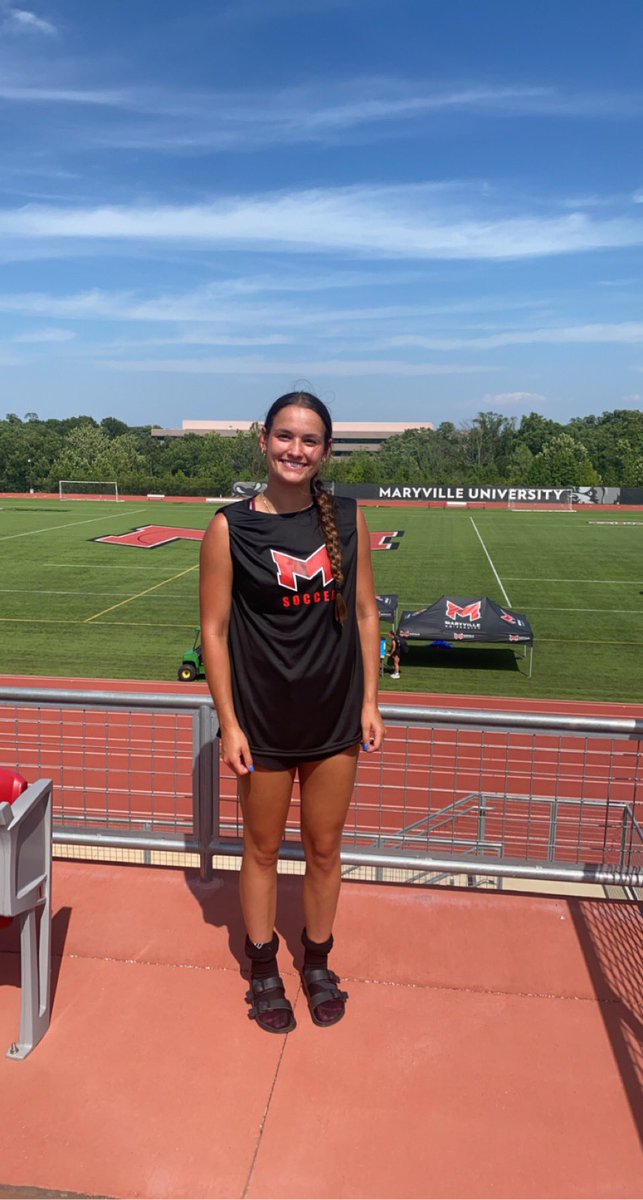 Thanks <a href="/MUSaintsSoccer/">Maryville W. Soccer</a> and <a href="/lorichalupny/">LoriChalupny</a> for having me at your ID camp. Your team has such a fun environment and it was great learning experience!⚽️