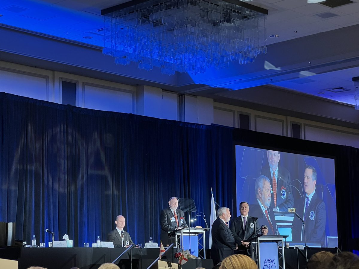 DrsonboldoG's tweet photo. Oath of Office for @AOAforDOs 126th President @ErnestGelbDO by @JosephGiaimoDO #AOAHOD https://t.co/VcyI0lBdQn