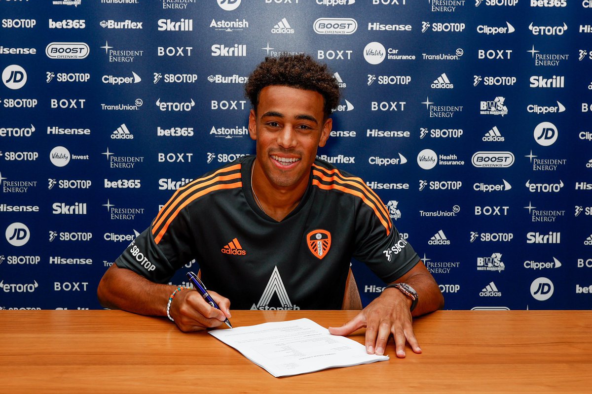 officialdealstr's tweet photo. Player: Tyler Adams 🇺🇸
Old Club: RB Leipzig
New Club: Leeds United
Type: Permanent 
Fee: €17M
Position: Defensive Midfielder
Age: 23 https://t.co/VsCR5cibrS