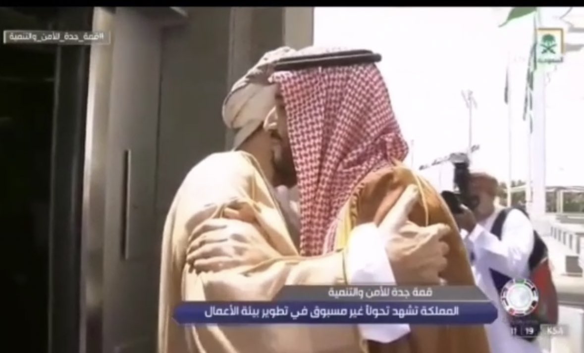 BassamAlkalbani's tweet photo. الأمير محمّد بن سلمان: رجل المرحلة، تقزيم للعملاق الأمريكي، تعظيم للشركاء العرب، مرحلة ليست بهدنةٍ ولا إذعان، بل تكافؤ قوى، لأوّل مرّة بعد عقود من الهوان. الأمير السعودي يسمّي الأشياء بمسمياتها، ويقيّم البضاعة دون قيمتها، يعظّم من يشاء، ويقزّم من يشاء. تجربة عربيّة غير معهودة. https://t.co/sPW0CjD690