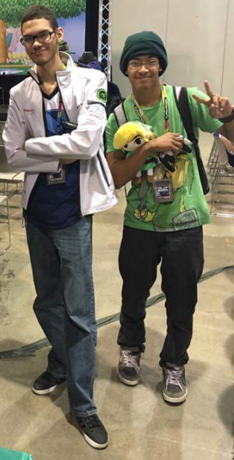 Technicals_'s tweet photo. Bro!!! look who I just met! 👓 #NaifuNation https://t.co/7s0iYhEJTB