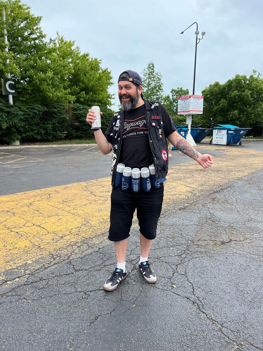 Tailgate shenanigans have started! Come find us! #cf97