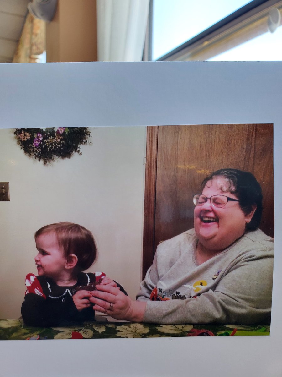 Nicole | Creative Writer 📚 tweet media