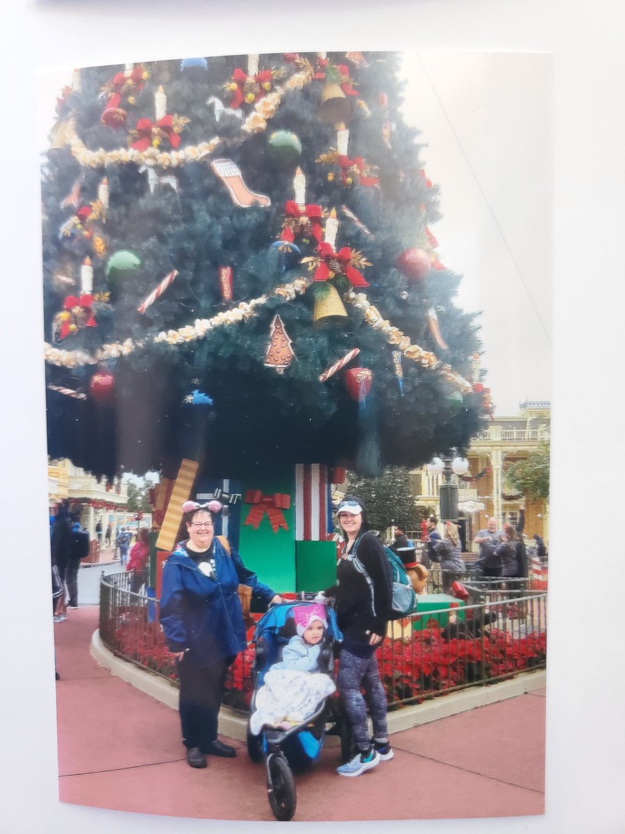 Hey tweeps, I haven't been around lately. Here's why-

My aunt, who was like a second mother to me, lost her battle w/ cancer recently. My family &amp; I are utterly devastated. I don't know when I'll be back. But I haven't forgotten you lovelies. Til next time...

#WritingCommunity