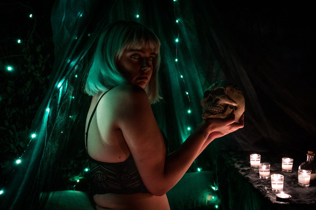 GritPhotographs's tweet photo. #azmodel #azphotographer #halloween #gothgirl #bigtittygothgirl https://t.co/YxMLxlamnt