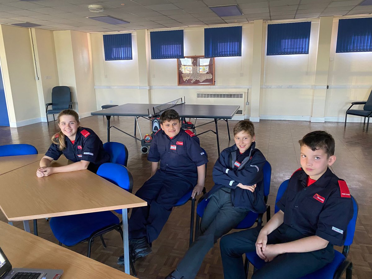 A big Thank you! to Arron from <a href="/WMFSRCRT/">WMFS RCRT</a> for coming out yesterday evening to provide our cadets with a presentation on the importance of road safety 

Cadets also had the opportunity to use the VR headsets!!

<a href="/WestMidsFire/">West Midlands Fire Service</a> <a href="/WMFSWestBrom/">West Bromwich Fire Station</a> <a href="/wmfscypteam/">WMFS CYP Team</a>