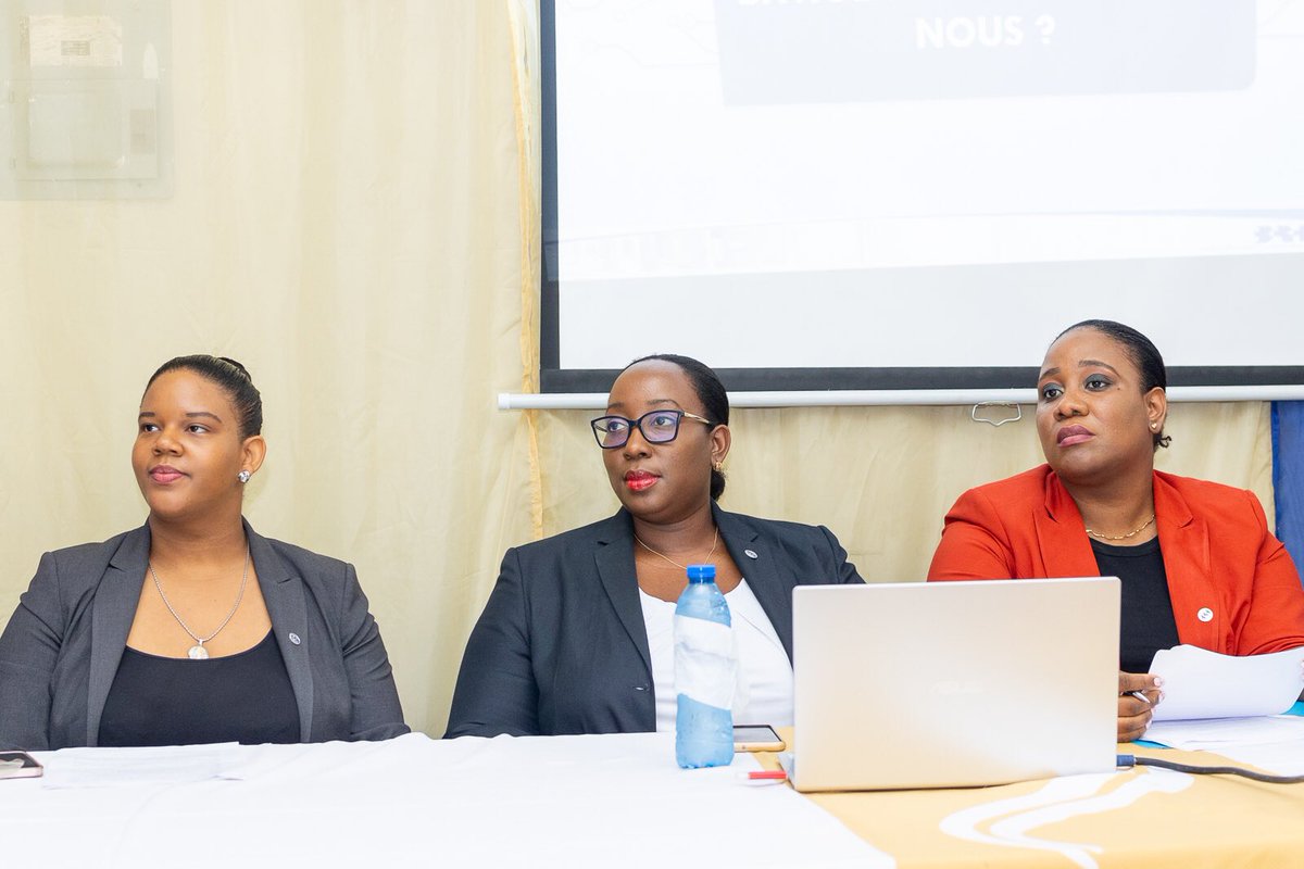 BRHHaiti's tweet photo. Le 13 juillet 2022, l’équipe du projet de la Gourde Digitale,menée par Mme Ludmilla B. Allien, a présenté le projet de la #monnaie #digitale à des dizaines d’étudiants du Centre de Techniques de Planification et d’Economie Appliquée(CTPEA) https://t.co/qf2jWdCNa5