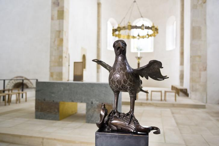 SarahBlick3's tweet photo. #MedievalStuff Eagle Lecterns assoc w John 1.14 "the Word became flesh & lived among us." It drew attention to the book & attracted the Holy Spirit while the speaker made sign of the cross against the devil. M Shoaf, Monumental Sounds (Brill, 2021), 139. Hildesheim Ger
@SlCathy https://t.co/6Y35Nk5Q04