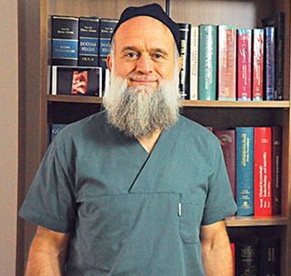 Mü’min bir hekime, Salih Selman'a (<a href="/drsalihselman/">Salih Selman</a>) saldırmanın dayanılmaz hafifliği!
*
Saldırdıkları kişi Saint-Joseph Lisesi ve Çapa Tıp mezunu, başarılı bir genel cerrah. Hikmet sahibi güzel bir hekim.
*
Bu ülkedeki İslâm düşmanlığı Batı'dakine rahmet okutuyor gerçekten!