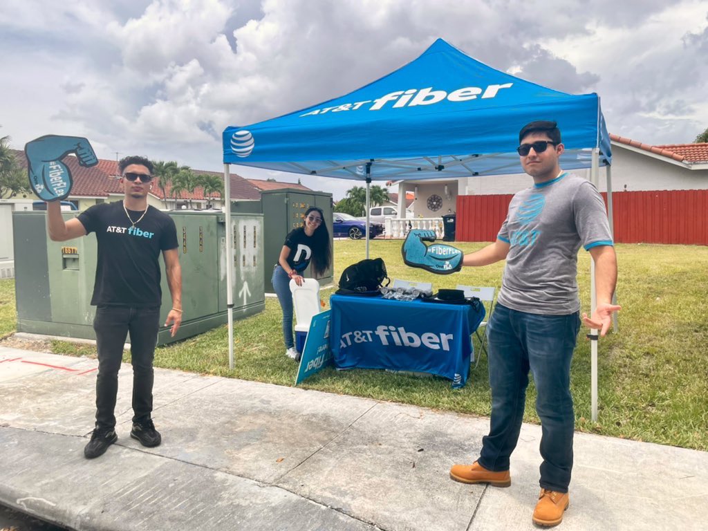 SaidySantiago's tweet photo. Rain ☔️ or shine ☀️ we got the job done!
Total sales for this community was 12! We loveeeee letting our customers know who has the best network.
We are #Fibertastic with our Let’s Go Wireless Partners 🔥
@eniggemann @callme_RAMOS @One_FLA @RocabadoWilliam
#SWATsUP #pARtnership https://t.co/qZtxHWi6sP