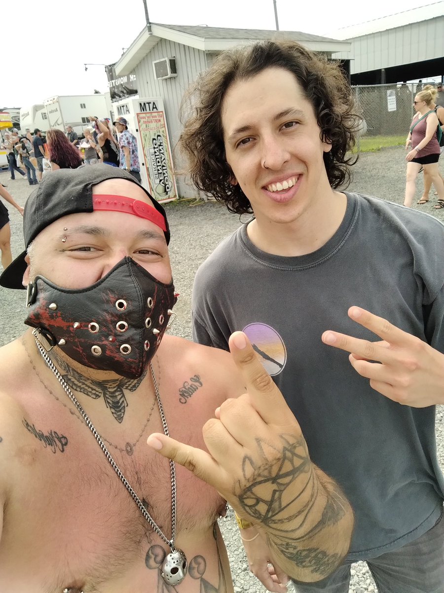CharlesKagigeb2's tweet photo. Me with the singer from @dividethefallmn at @rockfestwi 2022 #DivideTheFall #RockFest2022 https://t.co/vKcAJ1Str8