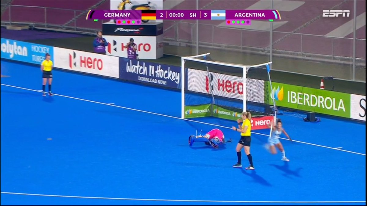federix12's tweet photo. LAS LEONAS FINALISTAS DE LA COPA DEL MUNDO!!!!!

Argentina derrotó a Alemania en Penales Australianos (Shootouts) por 4-2 tras empatar 2-2 en los 60'.

En la final el domingo 16:30 ante Países Bajos. Las 2 mejores del mundo en la final del Mundial. #HWC2022 #GERvARG https://t.co/PGbzerSQMA