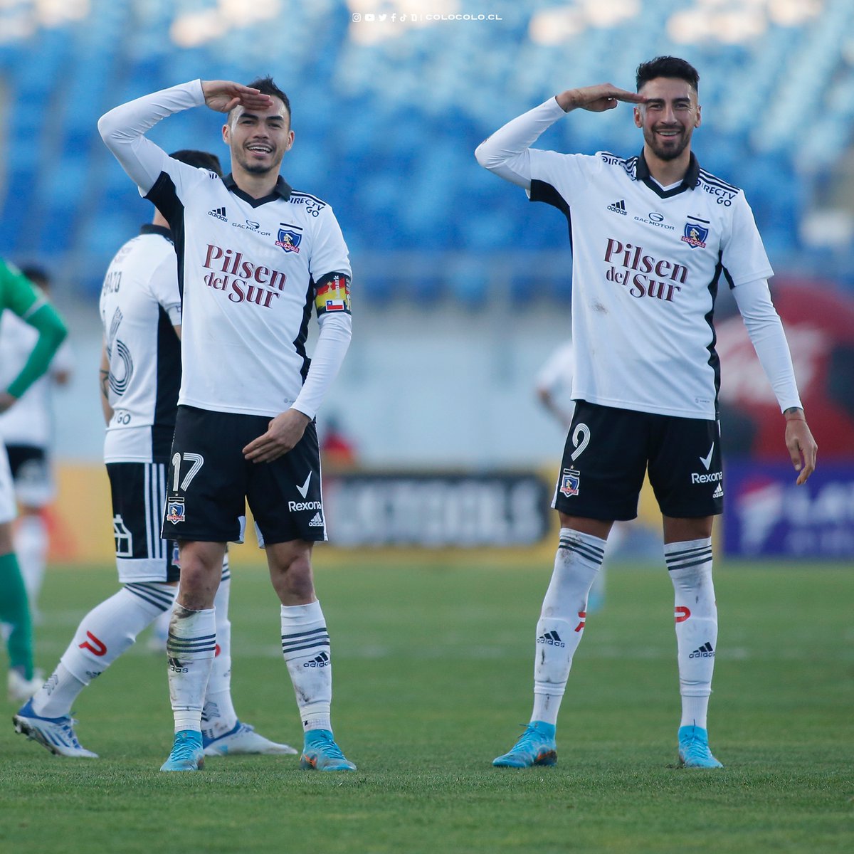 ColoColo's tweet photo. 🫡🤍🖤 https://t.co/QB87B8iAYd