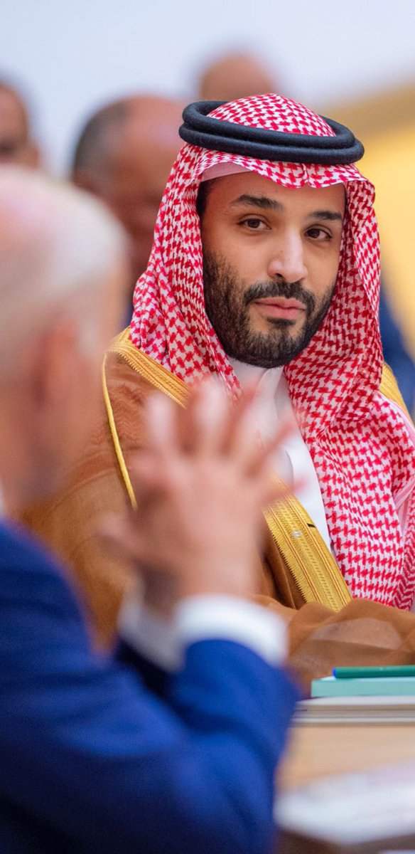 #قمة_جده_للامن_والتنميه
#محمد_بن_سلمان

على دروبه يتعبون الرياجيل
يخلف هقاويهم ويخلف روابع

حتى الدروب اللي منوّل تساهيل
تشابكت مثل اشتباك الاصابع