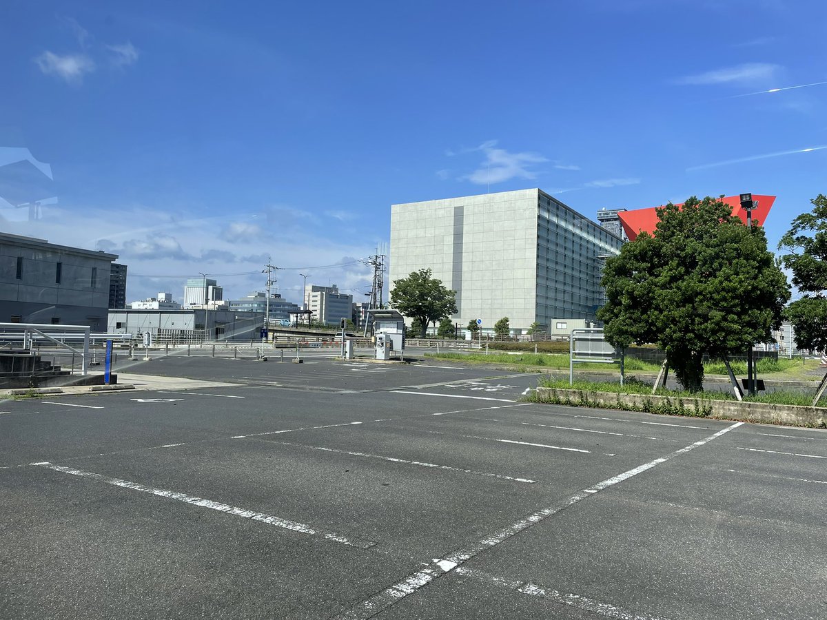 おはようございます
くにびきメッセ到着しました
天気良くて良かった