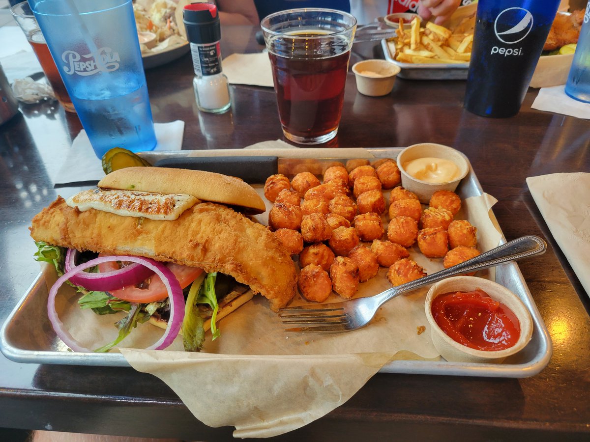 fins0905's tweet image. My only chance against Stockfish is when it's in sandwich form