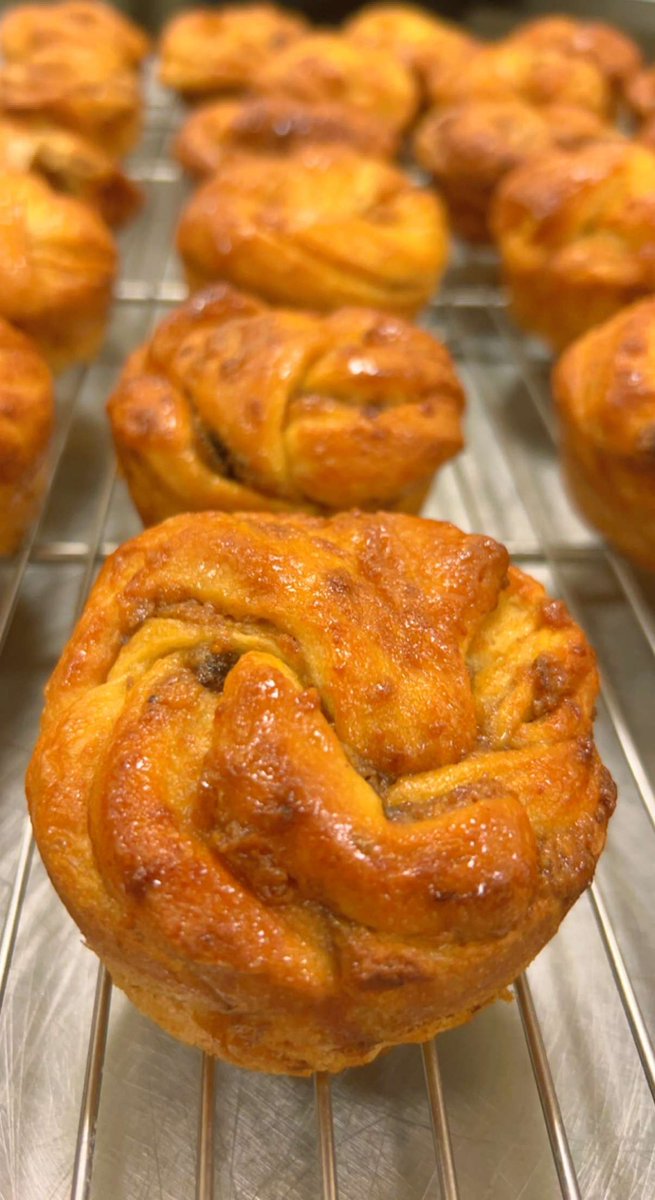 اليوم كانت تجربة  بمنتج محلي مميز جدا من مزارع السحيباني بالقصيم 
التين طعمه رائع جدا وسويت تجربة بابكا التين مع التمر 
التين متوفر في بعض منافذ البيع في الرياض في محلات اولاد علي وخبوب القصيم