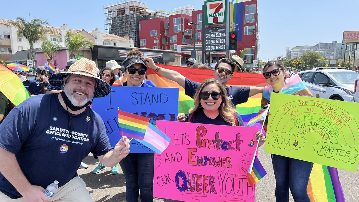 terrenceloftus's tweet image. What a joy to celebrate our #LGBTQIA community here in San Diego at the @SanDiegoPride parade! So happy to be a part of @SanDiegoCOE’s first formal parade contingent who marched in support of our students across the county.

❤️🧡💛💚💙💜🤎🖤🤍 #SDpride