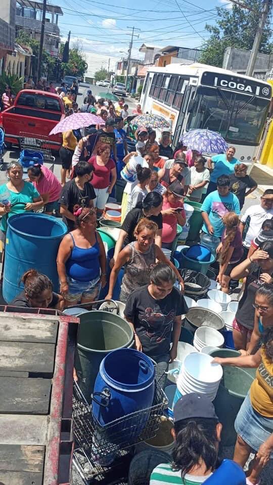 SonniTx's tweet photo. 😲 Cómo que Sammy @samuel_garcias está convirtiendo a Monterrey en Venezuela. 
Irá a salir Chumel a decirles que corran a comprar dólares... 🤭 https://t.co/9fxkcwZ70D