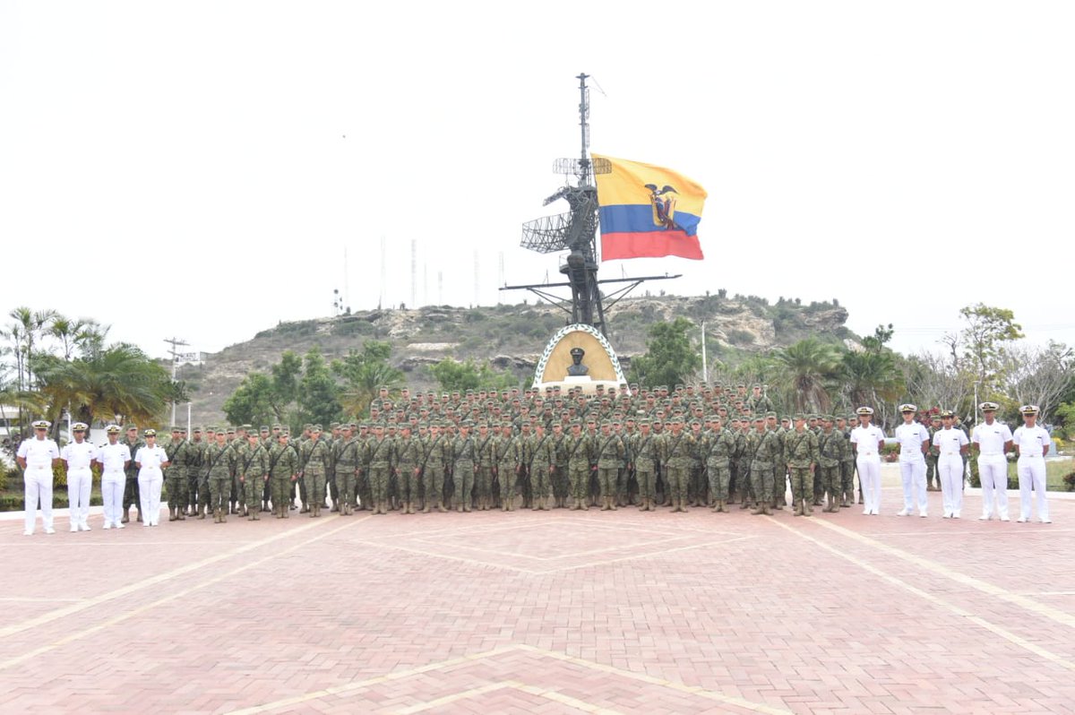 CedeDoc's tweet photo. #Salinas | La @esmilecuador visitó la @essunaarmada y la Escuela Superior Militar de Aviación "Cosme Renella Barbatto" donde conocieron sus instalaciones y las actividades académicas navales y aéreas. https://t.co/hoxzPxVMaC