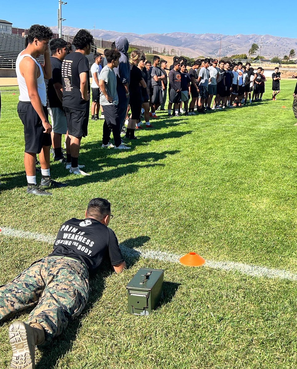 GonzalesHighFB's tweet photo. Big Thanks to the Marines who visited Dick Force Stadium to put our young Spartans through a workout. They took time to talk about leadership and teamwork, and gave our kids perspective. Our kids had a blast! Ears open eyes clear sir!! #GHSFootball #SpartanPride #AaOoo https://t.co/6v5Nn4TPaU