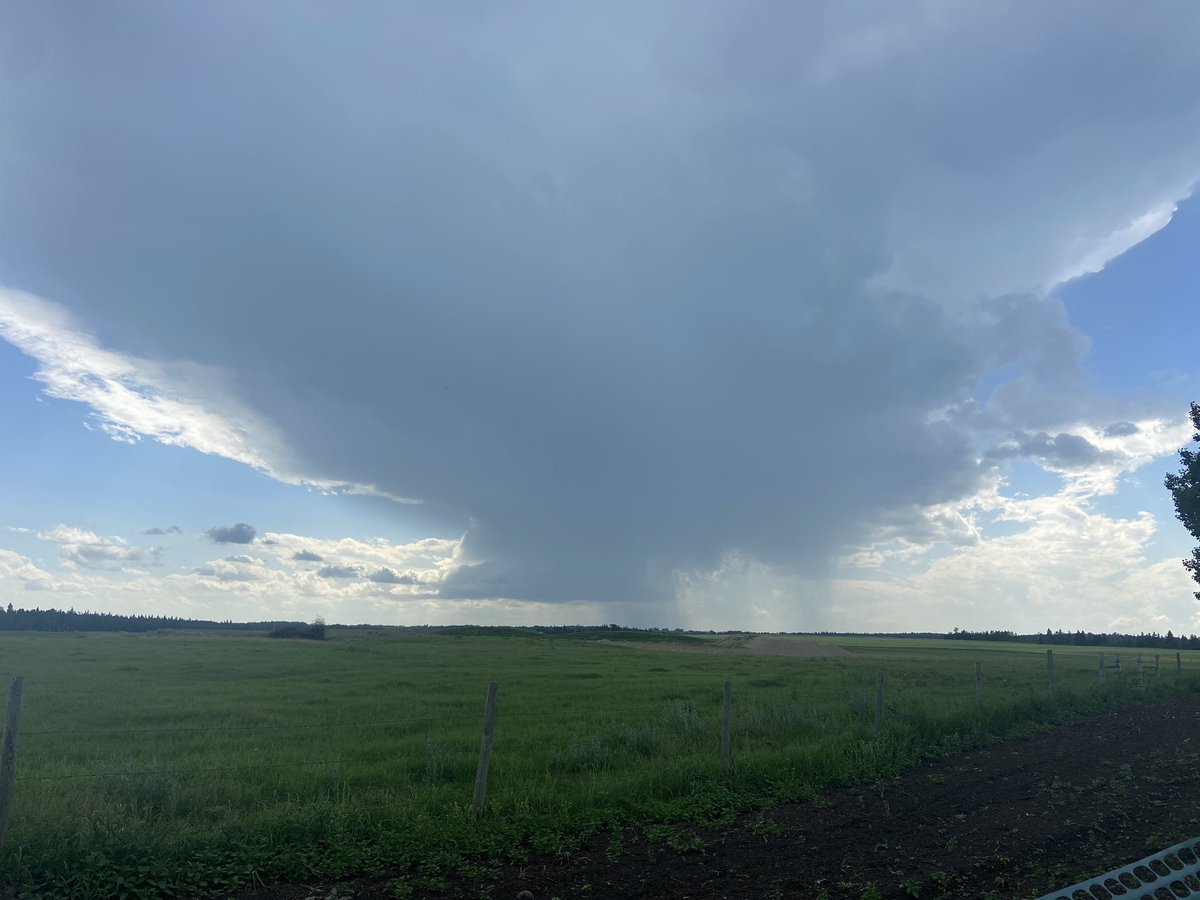 shabypdj's tweet photo. 3:50pm July Saturday 16 Nice little cell forming Just past Sundre Alberta #abstorm https://t.co/uFb2GLQu4z