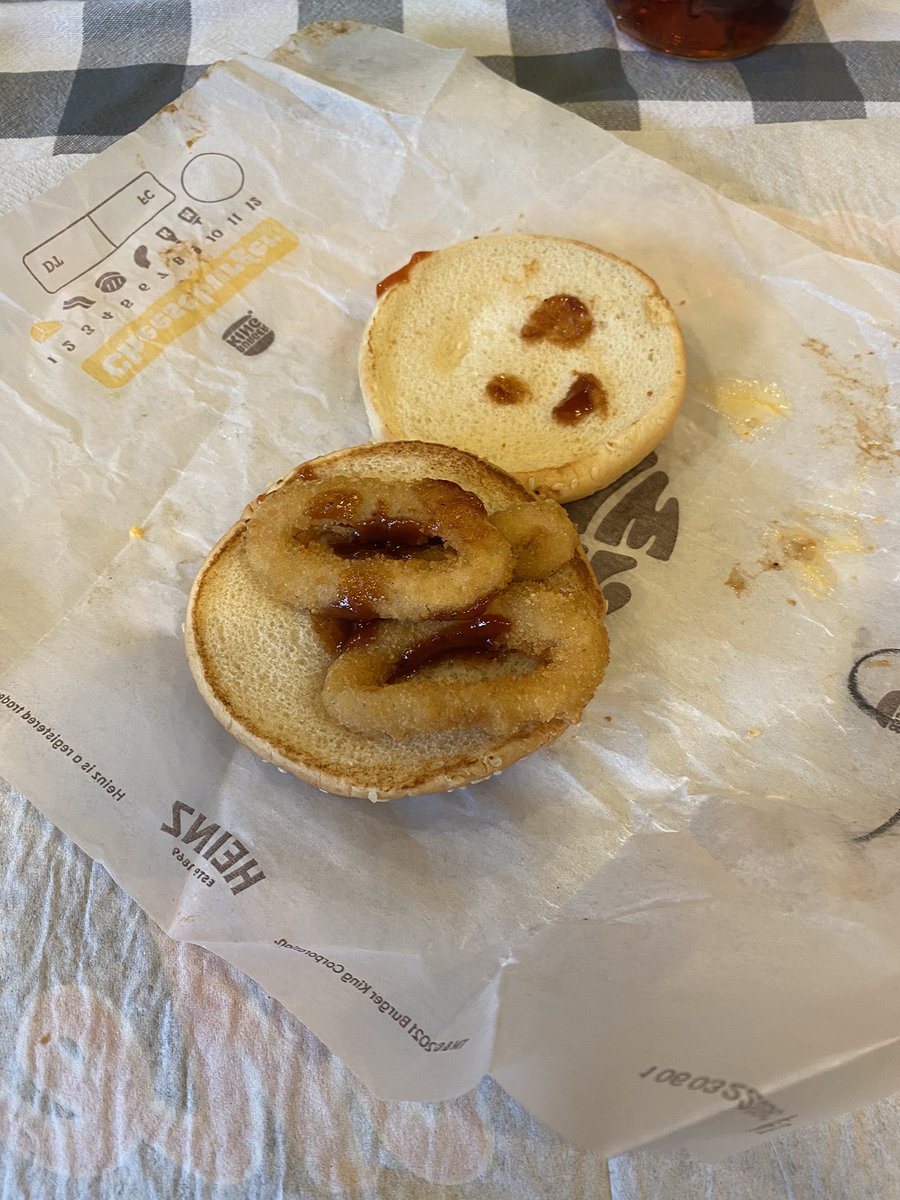 dp_danyell's tweet photo. Got a rodeo burger with cheese from @BurgerKing but it’s missing some things https://t.co/XepITo6Qnf
