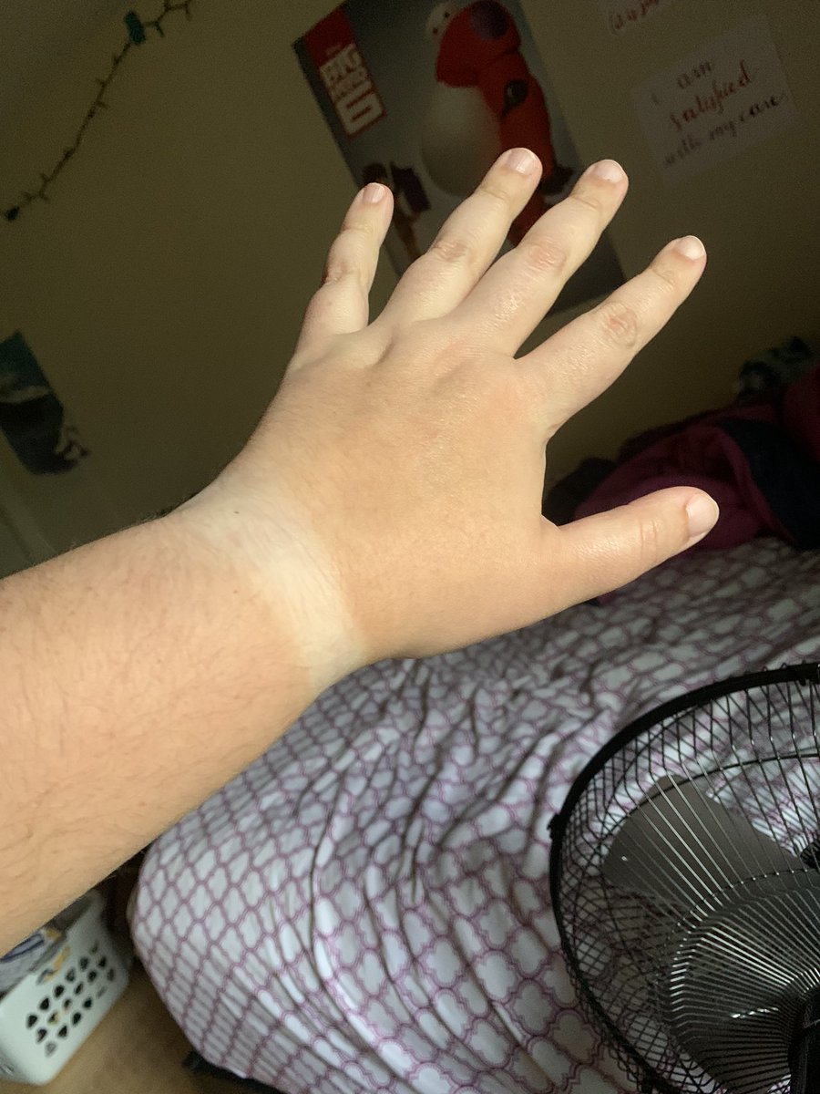 Lemonjello99's tweet photo. 💖 watch wearer who works outside in florida check https://t.co/7xQVclXbup