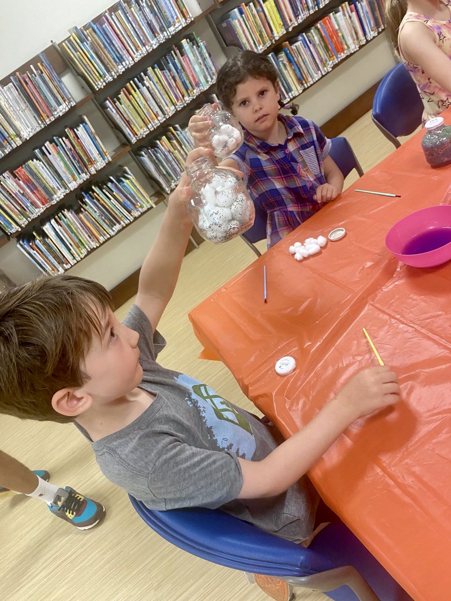 MDPLS's tweet photo. So fun! The kids at the Coconut Grove Branch Library used the wonders of the ocean as inspiration for their under the sea glitter jars. #MDPLSSummerReading #OceansOfPossibilities https://t.co/5jspFEdwyC