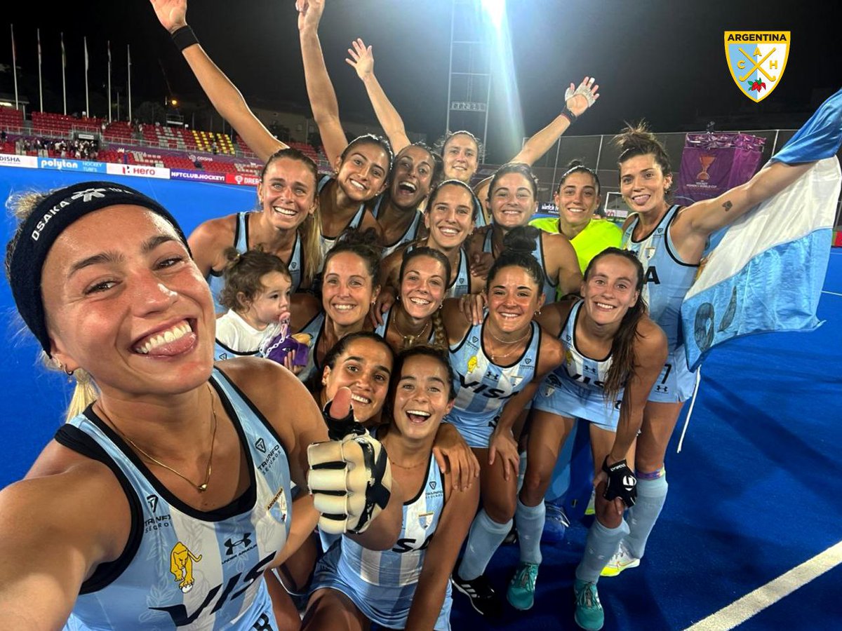 FINALISTAS 😍🇦🇷 

Pura sonrisa para #LasLeonas 🦁

#VamosLeonas #VamosArgentina