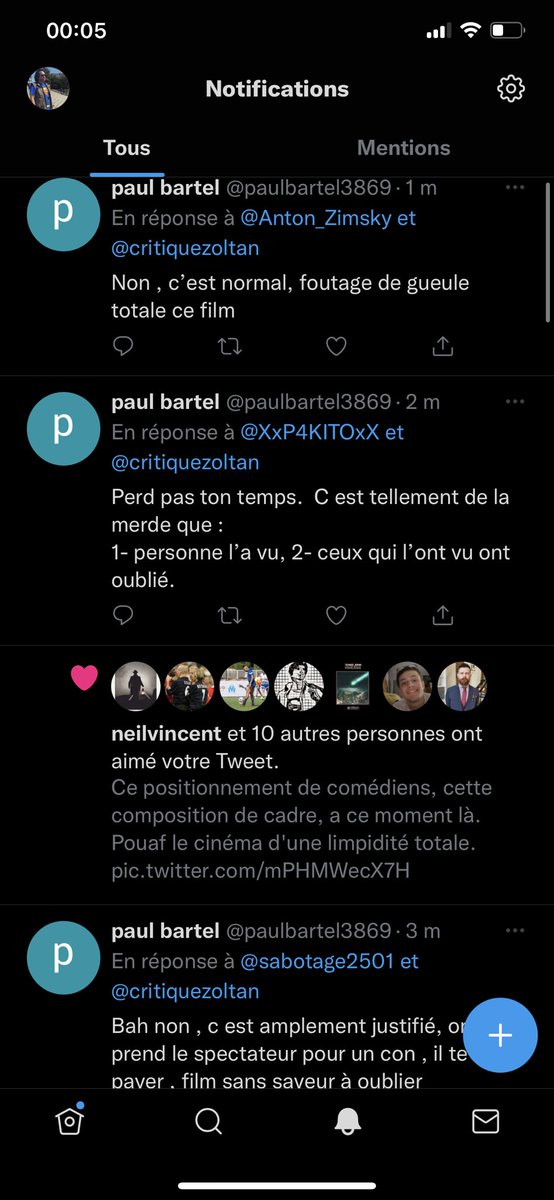 toujours fasciné par les gens qui se sentent malin à venir répondre à tout les tweets en réponse pour défoncer un film.

La le film a du le tabasser dans un parking le jour de son anniversaire vu comment il lui en veux.