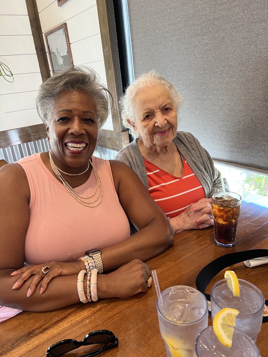 natsdad23's tweet photo. Took my ladies out for breakfast in Vacaville this morning at Burger 🍔 City where breakfast 🧇 🍳 🥞 is only cooked on the weekends. ❤️❤️ https://t.co/XFgop4RQqN