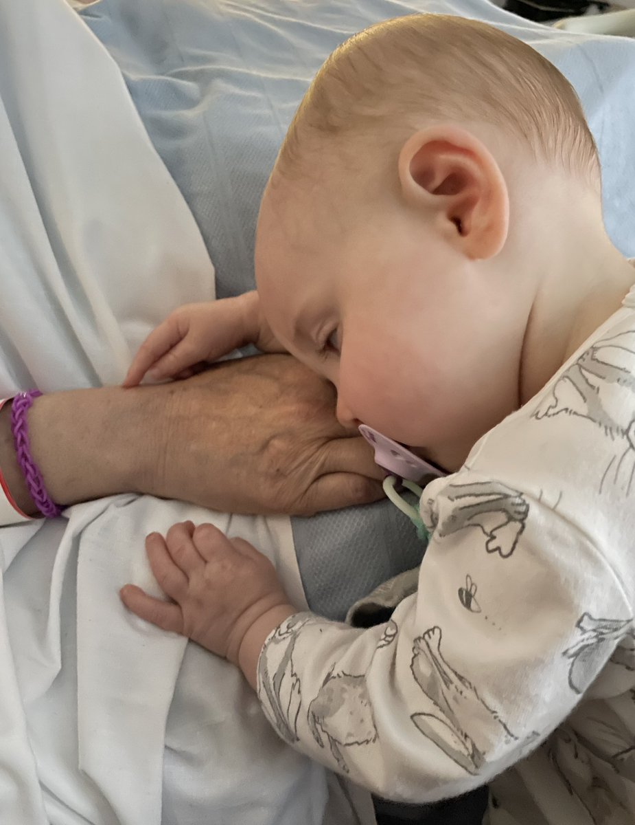 It absolutely breaks my heart that this is the last ever photo of my little girl and her grandma. It’s like she knew it was time to say goodbye. 6 hours later my mum passed away 💔