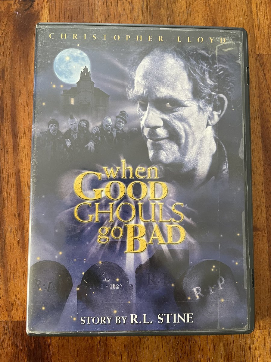 spietra13's tweet photo. When we got to meet @DocBrownLloyd in March @Steelcitycon my daughter talked to him about how much she loved this movie. I found a copy on EBay thatβs in perfect condition so hereβs our Saturday night movie. Im excited for my 1st time watch #WhenGoodGhoulsGoBad https://t.co/pxA6A5mOUg