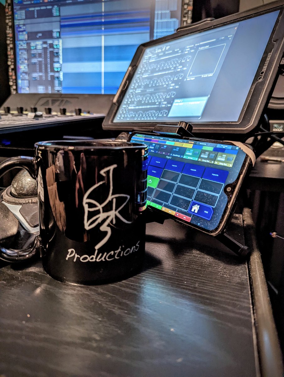jamesdave3's tweet photo. @noisejockey Right there with ya
#SoundDesign #postproduction #imakenoiseforaliving #soundeffects #sounddirector https://t.co/dG1ERmcXCR