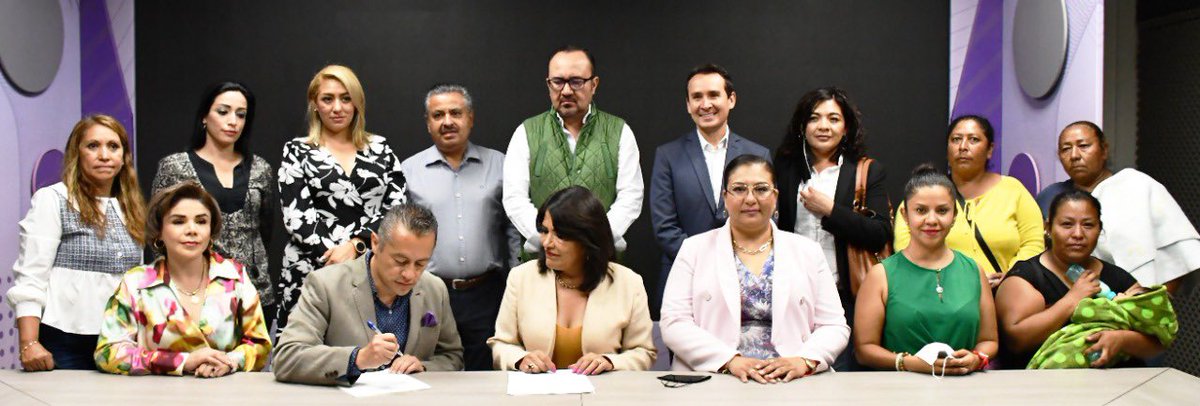 PRODHEG's tweet photo. La diputada del @PRIGTO , @RuthTiscareno acompañada de militantes de su partido se reunieron en la @PRODHEG para presentar queja por los actos de Violencia en Razón de Género atribuidos a la gobernadora de Campeche. https://t.co/PeeEEQkczA