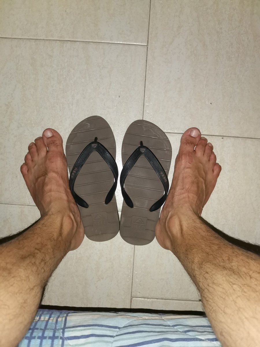 Feet39P's tweet photo. Qualche schiavo che me li pulisca dal sudore!! 
#feet #fetish #feetfinder #piedi #Fetishweek https://t.co/oNaNZJREpI