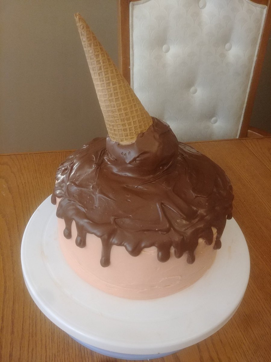 jgmacleodauthor's tweet photo. My daughter outdid herself with this homemade cake from scratch for #NationalIceCreamDay tomorrow! π³πππ¦π¨π§π°ππ
#Baking #MomLife #IceCreamDay #Recipes #Baker #TeenChef #WritingCommunity #WeekendVibes #Chocolate #DripCake #Ganache #Fondant #WritersLife #Buttercream #DIY https://t.co/KefN7G73R5