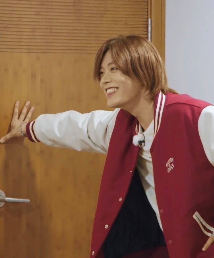 hourly yuta tweet media