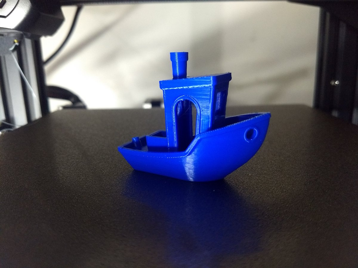JZKitty's tweet photo. Perfect #benchie! Gotta love some good #3dprinting calibration! https://t.co/rYkFnBoYTG