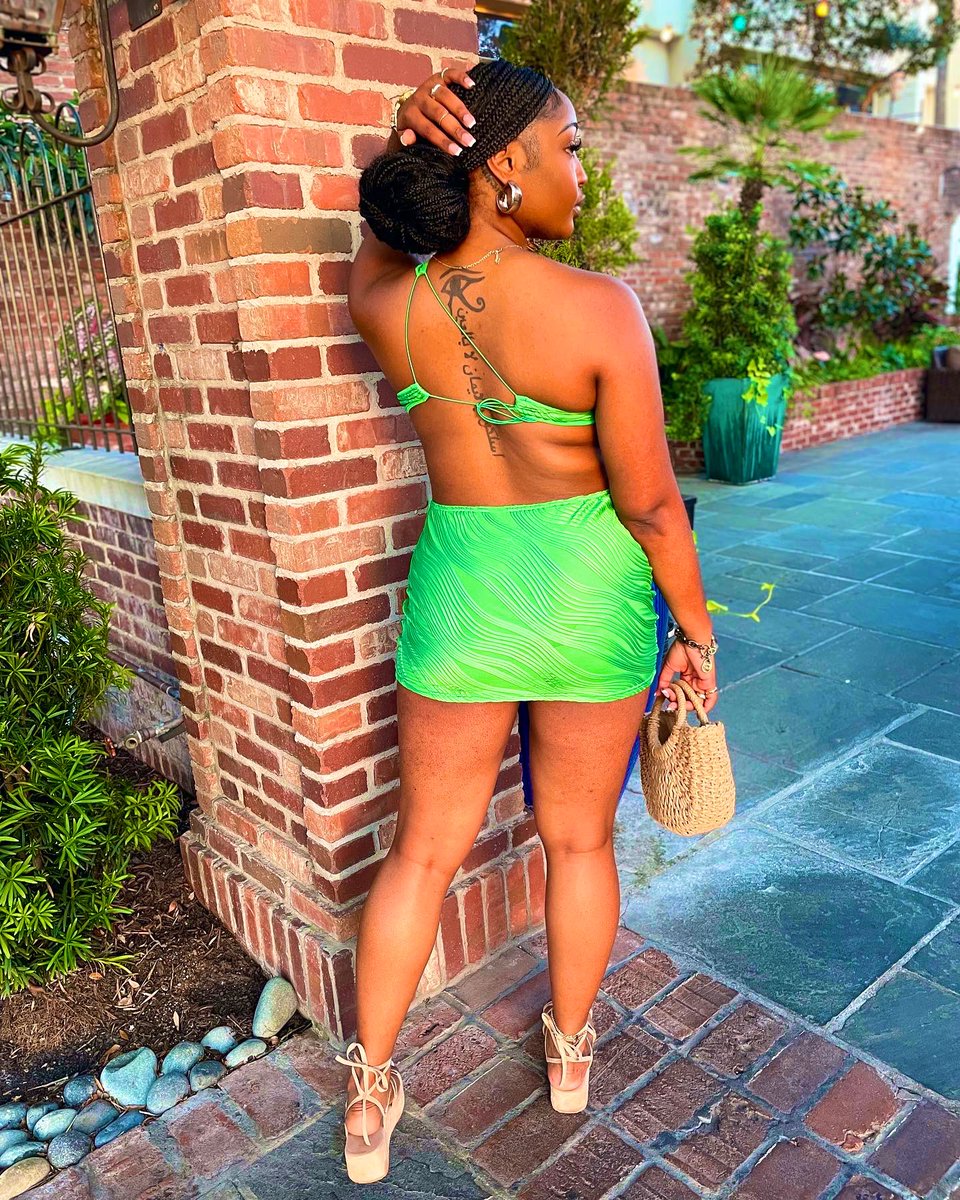 Simple , Like Summertime ☀️💚