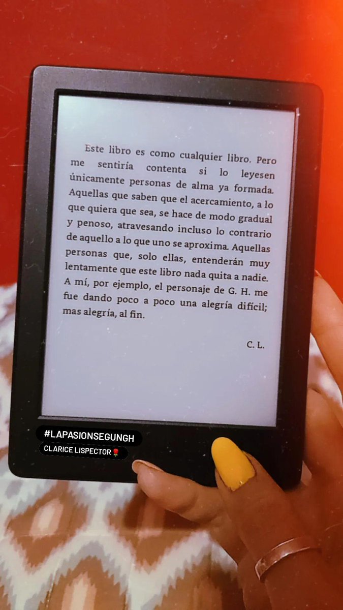 _floresdelmal's tweet photo. "...el horror soy yo ante las cosas."
#lapasionsegungh 
#claricelispector https://t.co/rc3lwT0HLm