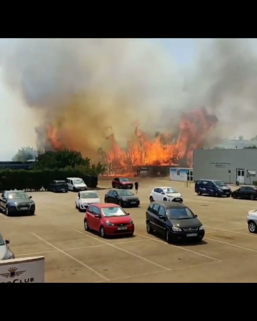 Avuí intervenció al incendi de l'aeroport de Sabadell juntament amb <a href="/bomberssab/">Bombers Sabadell</a>