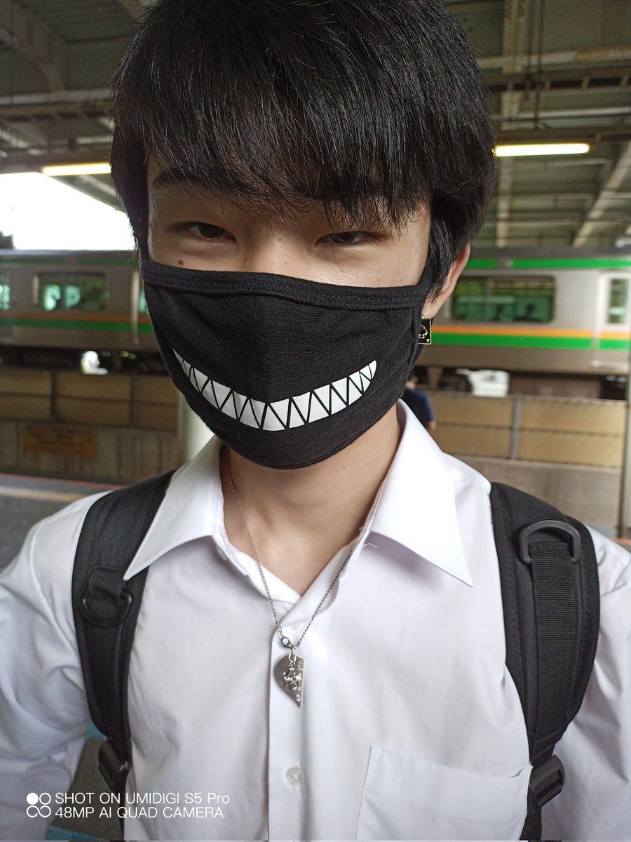Kaguracube's tweet photo. うぇーい髪切った〜
ついでに2年前横に置いときます
ついでについでにVも置いときます
もっともっと可愛くなるんだZE
#おとこの娘 #REFRE #Vtuber https://t.co/fGurxEIuu0