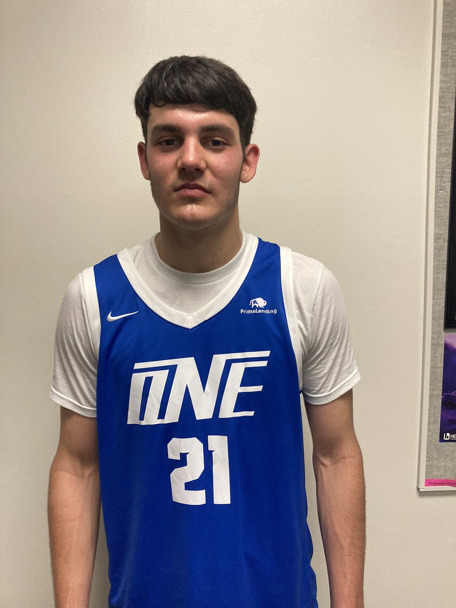 ONEBasketballOR's tweet photo. In our win over Hoop Vision finishing with only 5 guys @GarrettCallsen led us with a double-double while dishing out a hand-full of assists from the high post and @AidanRice33 was spectacular in transition both finishing and finding open teammates @PrepHoopsOR https://t.co/mvQzuFevmb