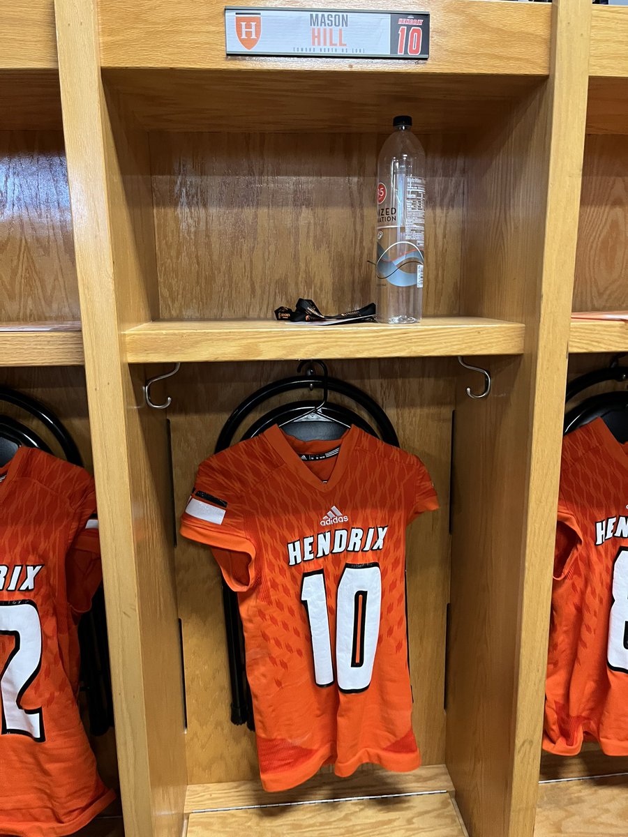 Masonhillll10's tweet photo. After a great visit, I am excited to receive my 2nd offer from @HendrixFootball Thanks for a great day @RussHeidiSLC  @edmond_football @troof10 @coachmbriggs https://t.co/PHW7Cvby9B
