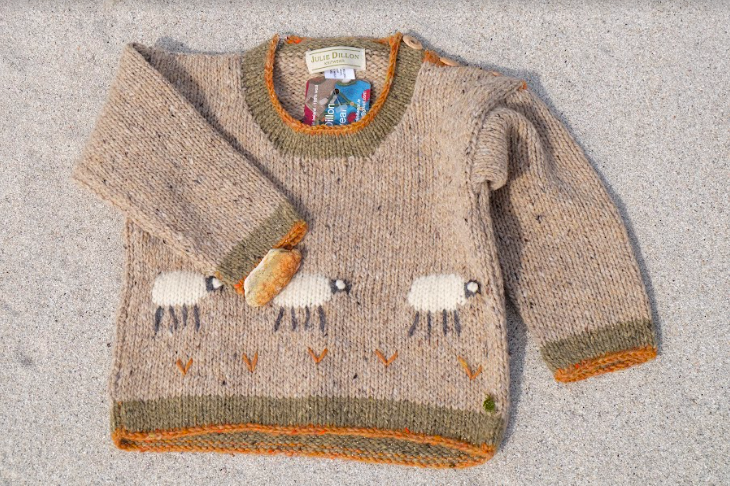 JDillonKnitwear's tweet photo. Garments made from wool last longer, preserving resources. Wool is also reused more often than other fabrics, through reselling or recycling the fibres. 
#Wool #knitwear #sustainablekidsclothes #babyfashion #sustainable #reusable #juliedillonknitwear https://t.co/X9rEDuQqg7