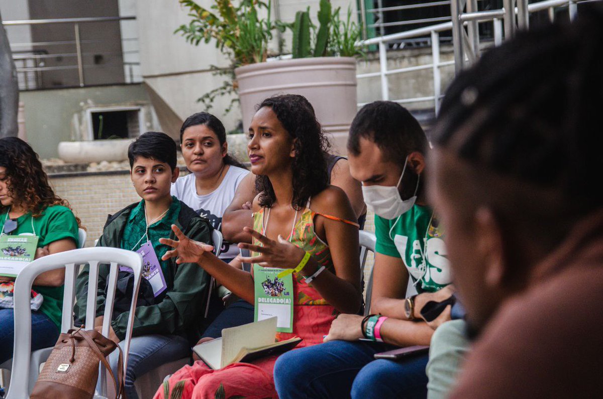 UJSBRASIL's tweet photo. Pós graduandos e a comunicação também deram o nome no GT do #21ConUJS 💥💚
📸: @gabejhonata https://t.co/k3O0K2rGtQ
