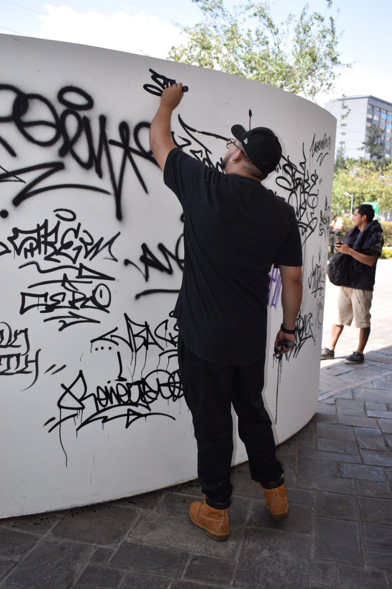 ECStreetGallery's tweet photo. 💣 🤖💣
Tags
Lanzamiento de la revista UltraVandalPro 2
.
.
#uvp #tagas #quito #ecuador #graffitiecuador #graffiti #spraycanart #puma #nft #nftart #nftgraffiti #streetphotography #nftarchive #nftphotography #acab 🔺 https://t.co/AqgUhVaiw5
